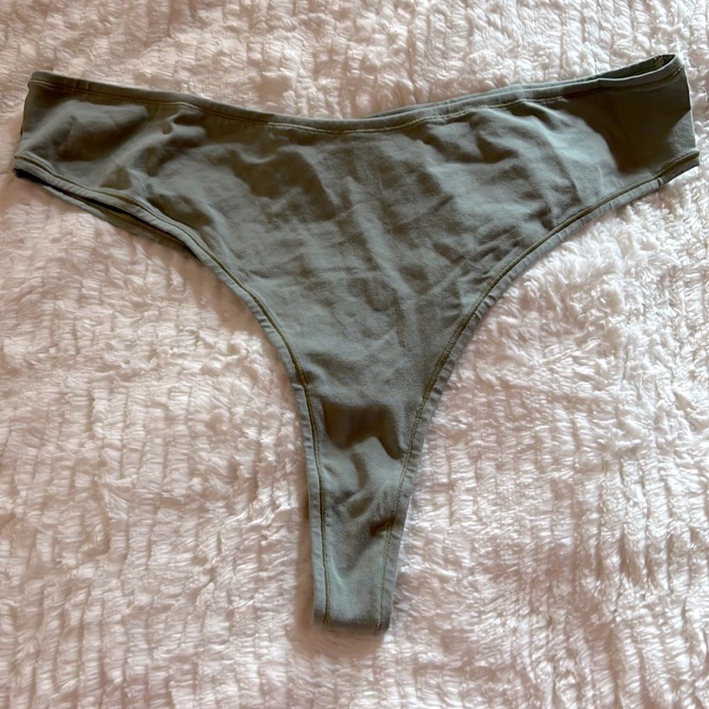 Skims PLUS Green Thong Panty Sz 4X